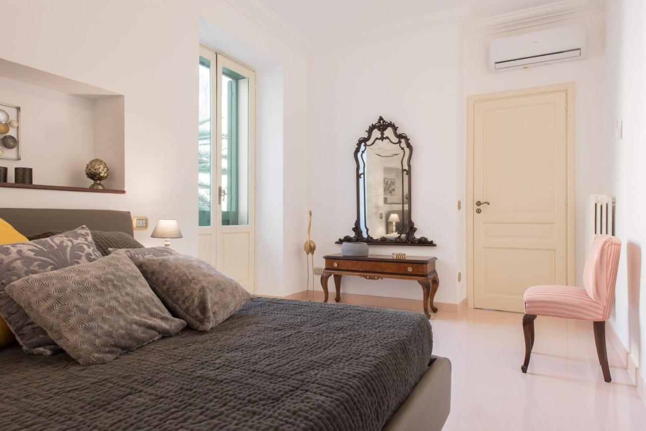 Duomo Seaside Deluxe Apartment By Ortigia Apartments Syrakus Exterior foto
