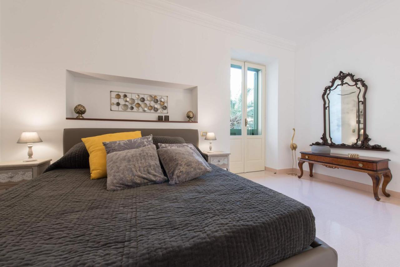 Duomo Seaside Deluxe Apartment By Ortigia Apartments Syrakus Exterior foto