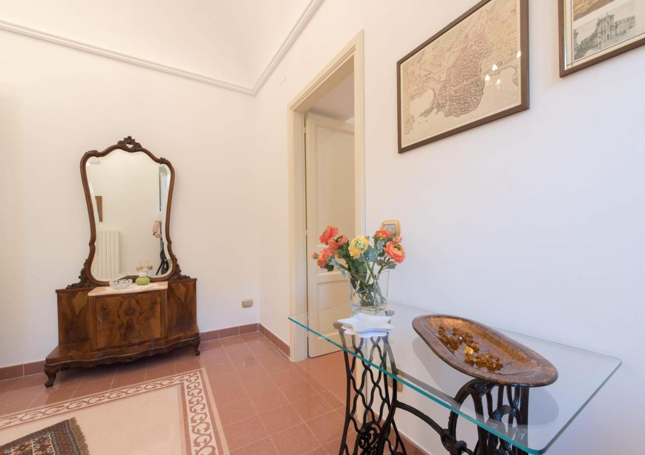 Duomo Seaside Deluxe Apartment By Ortigia Apartments Syrakus Exterior foto